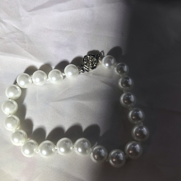 White Akoya 8MM Shell Pearl Set - Picture 3 of 6